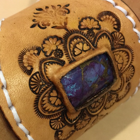 Tooled Leather Bracelet w/ Purple Mojave Turquoise Inlay Boho Festival Chic - Picture 9 of 11